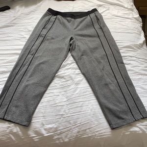 Lululemon Capri pants